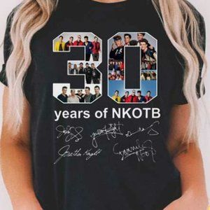 New Kids On The Block Signatures 30 Years Music Fan Retro Graphic T-Shirt